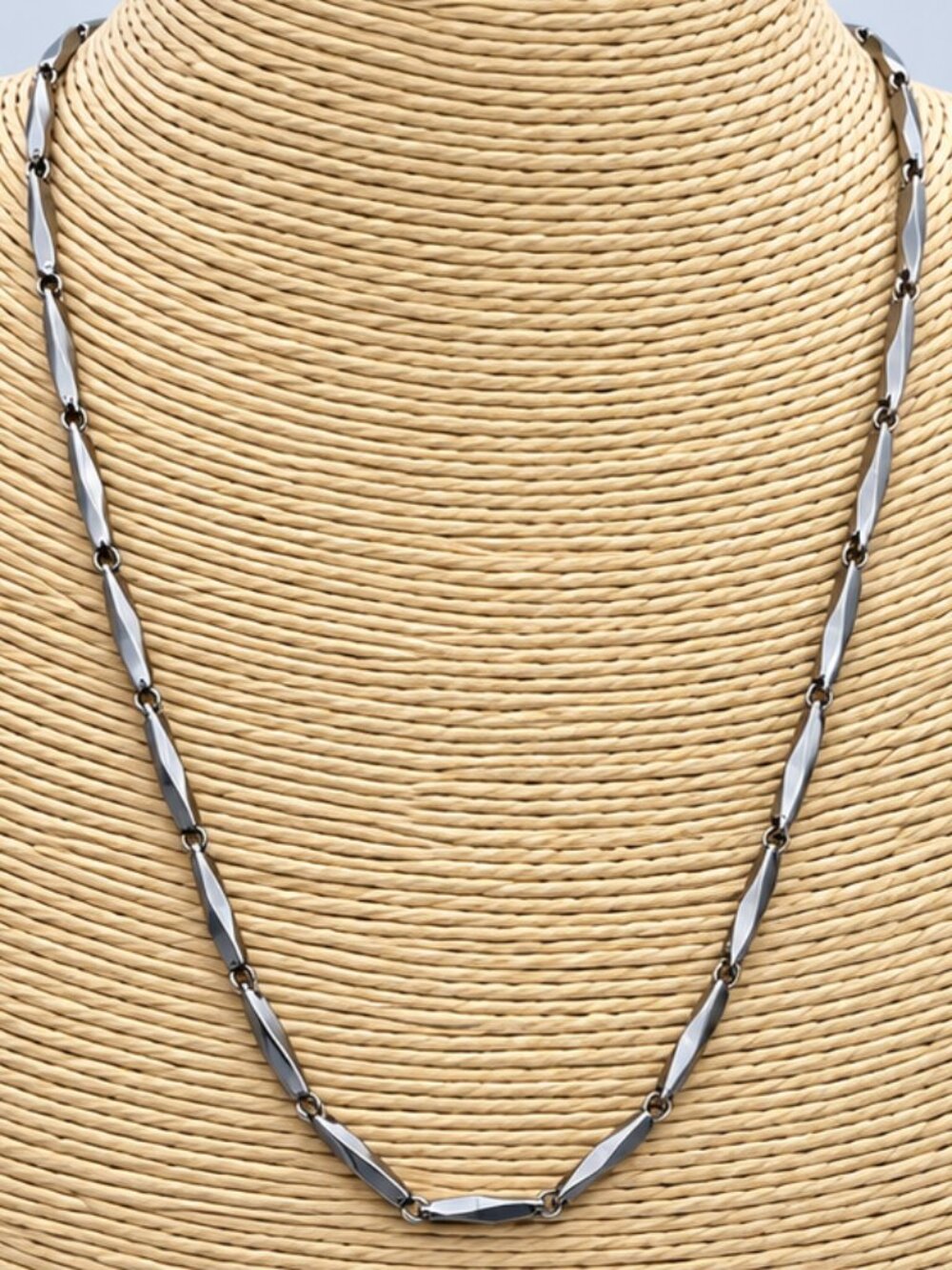 Silver Tone Twisted Bar Link Necklace Modern Minimalist Geometric Jewelry